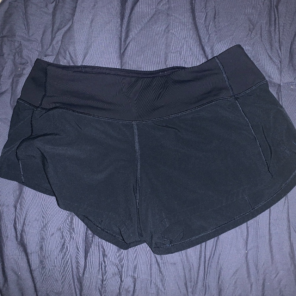 COPY - Lululemon Hotty Hot Low-Rise Lined Short 2.5"